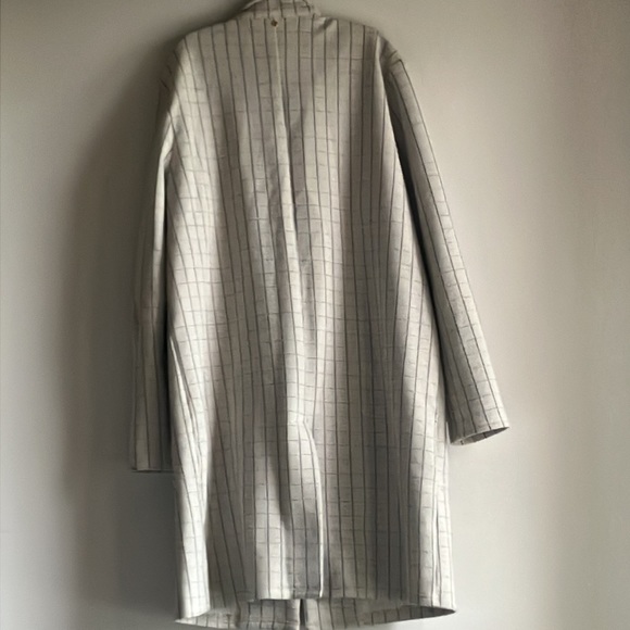 Long suit-style jacket with stretch and style - Picture 5 of 5